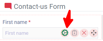 اضغط على أيقونة القلم بجانب النموذج الذي تريد تعديله لجعل حقول النموذج إلزامية أو اختيارية في Easy Form Builder.